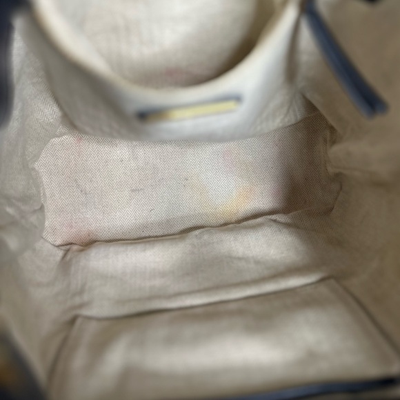 Tory Burch Kira backpack in quilted matelasse leather - Picture 16 of 17